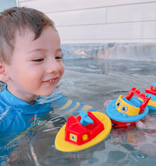 3 Bees & Me colorful boats support color recognition during bath time.