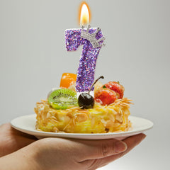 AKURIEEY number candle 7 cake topper is a striking centerpiece