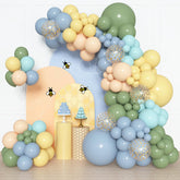 Amandir 18-inch arch kit creates a dramatic backdrop for celebrations