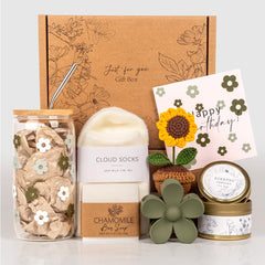 AUOVKOCA lavender candle fills the room with a calming scent