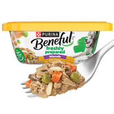 Beneful Freshly Prepared Blends chicken tub shows real chicken for a satisfying dinner.