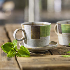 Bigelow Perfectly Mint Black Tea foil packets preserving flavor and aroma.