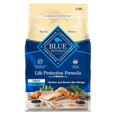 Blue Buffalo Life Protection Senior bag front shows real chicken and brown rice for steady energy.
