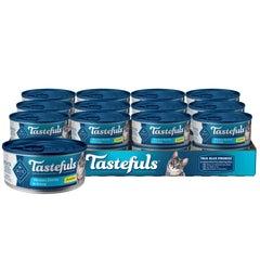 Blue Buffalo Tastefuls chicken entree in gravy can, appealing texture for mealtime hydration.
