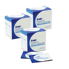 Bruder eyelid cleansing wipes in a 3-pack box for daily eye comfort.