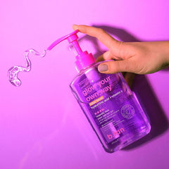B.TAN Transfer-free formula demonstrates stain-free wear and confidence.