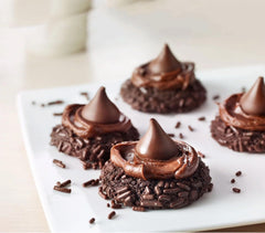 Candylish bulk 4-lb dark chocolate pack, suited for baking, dessert tables, and events.