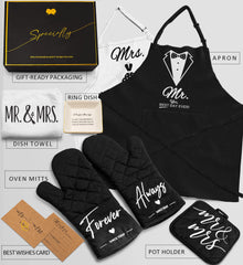 CITTA couple aprons with large pockets for easy prep and organization.