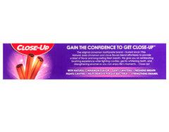 Close Up fresh breath concept with Close Up toothpaste display