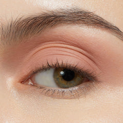 Long-lasting color for all-day wear and vibrant lids.