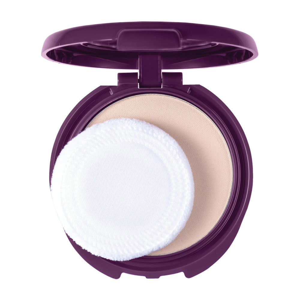 COVERGIRL Advanced Radiance pressed powder natural compact for a radiant, natural-looking finish.