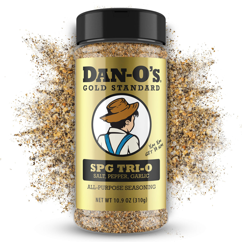 Dan-O’s SPG Tri-O bottle pour shows easy, even seasoning for grilling.