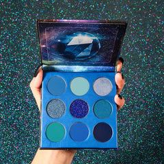 Docolor Eyeshadow Palette blue matte shades create defined looks.