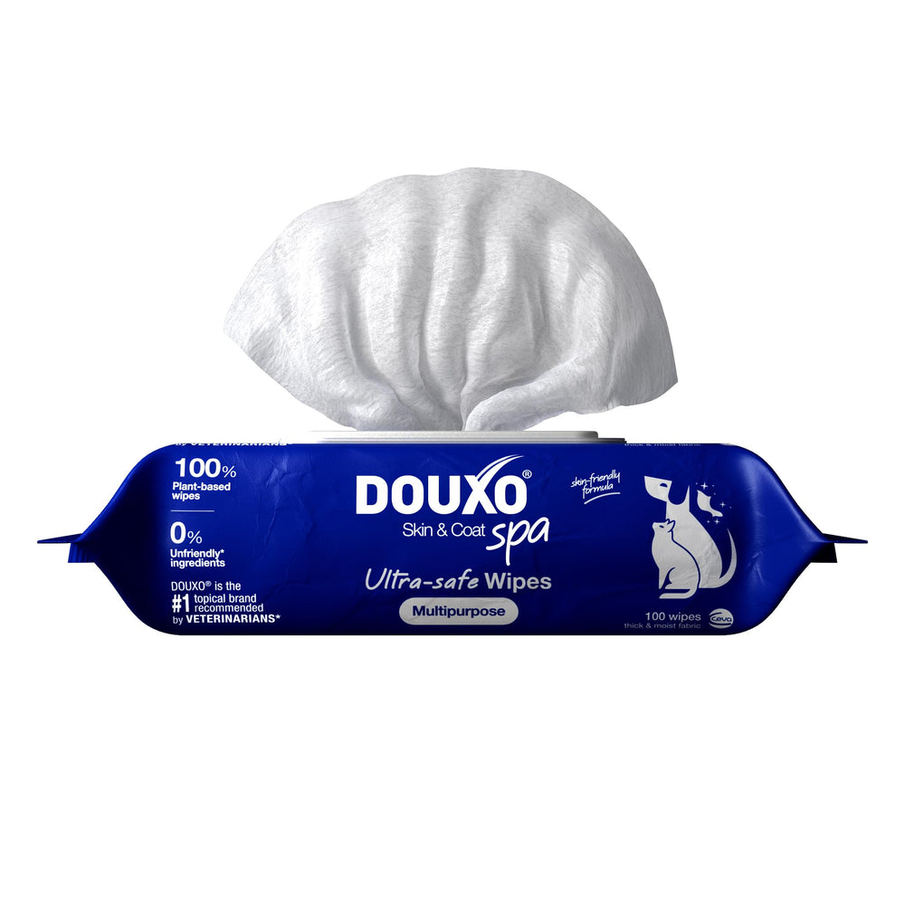 DOUXO Skin and Coat SPA wipes pack front for easy on-the-go pet care