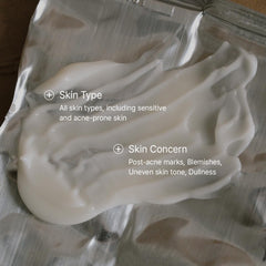 Dr.Althea 345 Relief Cream application demonstrates gentle daily use