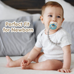 Close-up of Draklary round-design pacifier clip highlighting safety material.