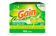 Gain Original Powder Detergent bottle pour shows lasting freshness and a strong, inviting scent.