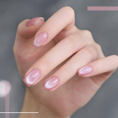Translucent pink shimmer from GAOY Cat Eye Gel highlights depth and shine.