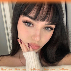 Goddvenus CD curl lash clusters provide natural yet dramatic fullness.