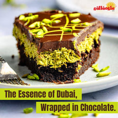 Pistachio chunks and kadayıif create a rich filling ideal for chocolates.