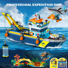 HiWEEGO Submarine dive scene showing treasure and underwater exploration.
