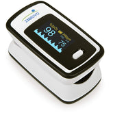 Innovo IP900AP display showing SpO2 and pulse rate on a clear OLED screen for quick checks.