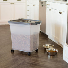 Included scoop helps portion meals with no mess.