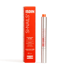 ISDIN Si-Nails serum bottle ready to apply for stronger nails.