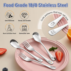 ITITT carrot and bunny pattern detail, engaging children and encouraging independent eating.