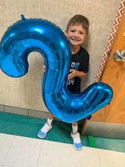 IWERP number balloon 2 with foil finish adds a festive focal point.