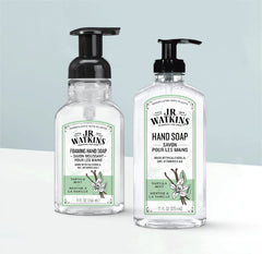 Vanilla Mint foam texture on hands with refreshing aroma