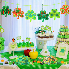 JULBEAR pom-poms and dots add texture for creative embellishments.