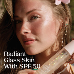 Kopari Sunglaze formula highlights hyaluronic acid for refreshed, plump-looking skin.