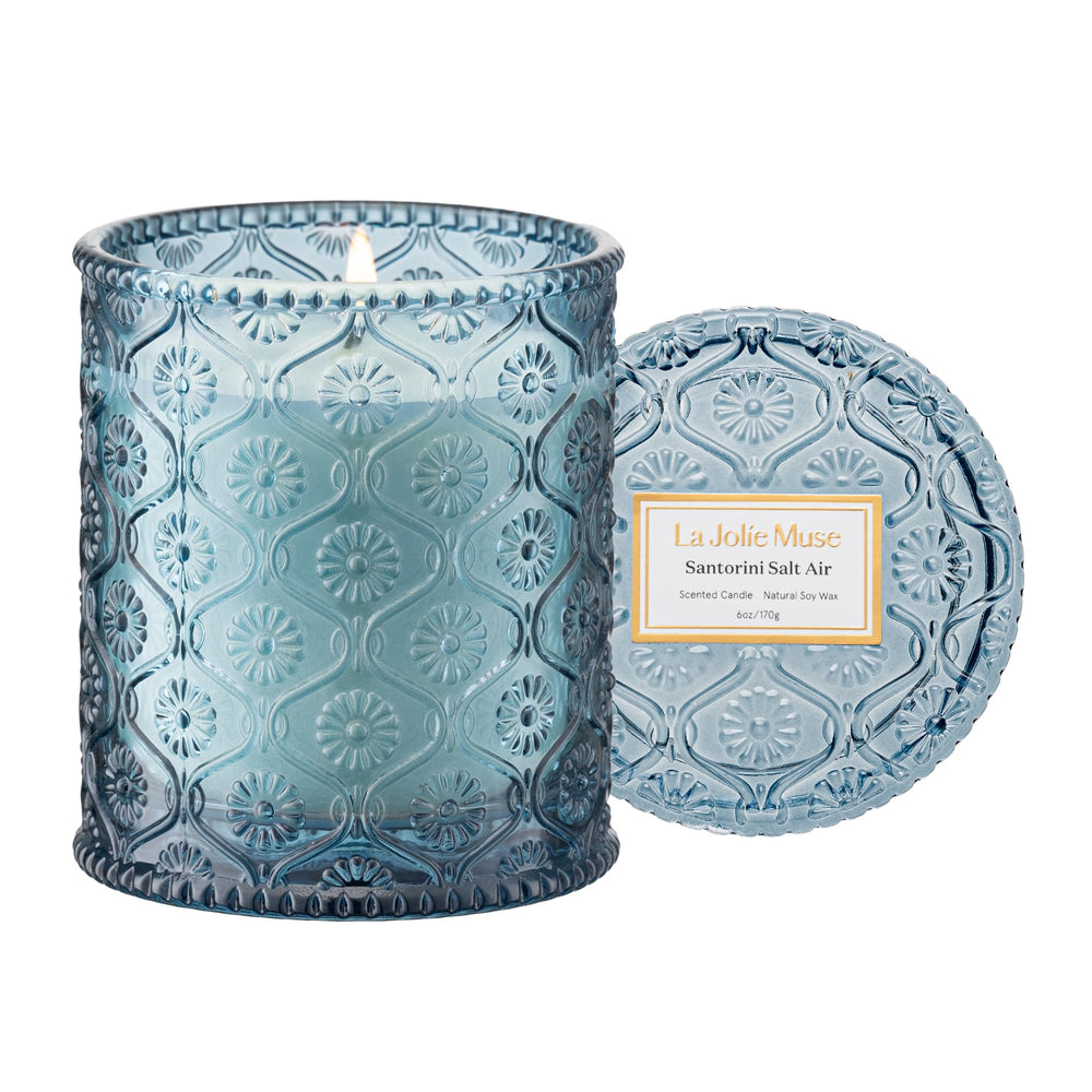 LA JOLIE MUSE Santorini Salt Air candle front label enhances any shelf with coastal charm.