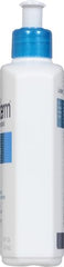 Lubriderm Daily Moisture vitamin B5 focus highlighting skin barrier support.
