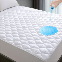 Lunsing Soft Queen Waterproof Mattress Protector shields against spills with a soft, breathable surface.