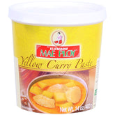 Mae Ploy Yellow curry paste tub closed for easy storage.