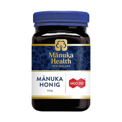 Manuka Health honey drizzle reveals golden color and smooth texture for daily use.