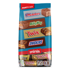 Mars Snickers Minis variety bag front view, ideal party snack for sharing.