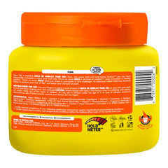 Moco de Gorila Punk gel being applied to wet hair for secure styling