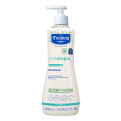 Mustela Stelatopia bottle-pour demonstrates tear-free cleansing for delicate baby skin.