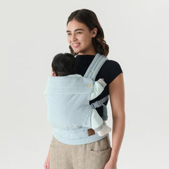 Nest Blanche 4-in-1 design supports versatile wearing options for growing babies.