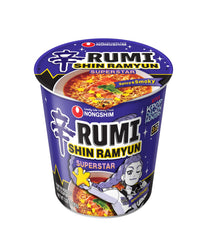 Shin Ramyun Superstar noodles bite showing chewy texture and sauce-rich flavor
