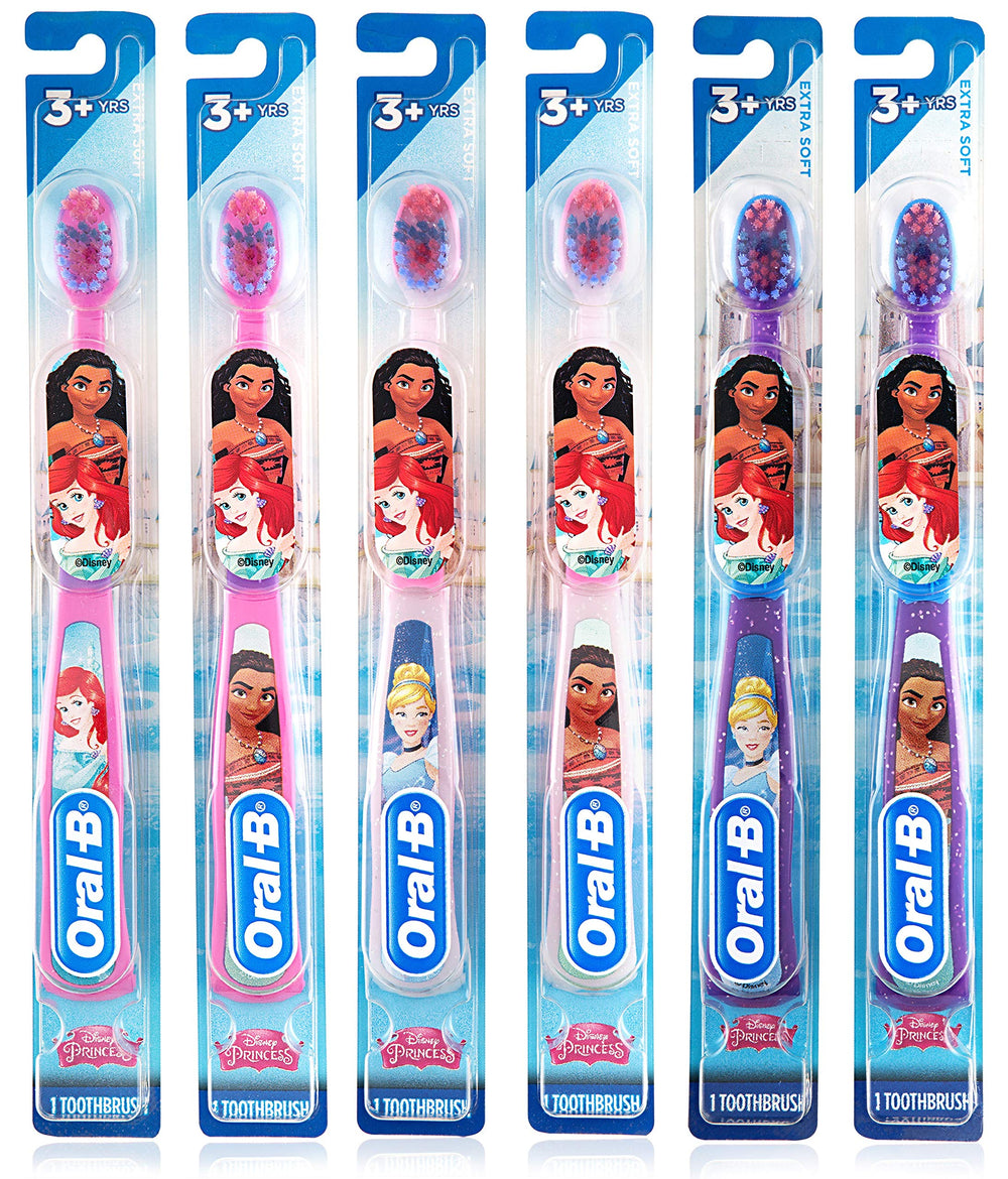 Oral-B New Princess toothbrush for girls 3+, close view of gentle bristles for sensitive gums.