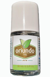 Oriundo Natural Life nail-treatment bottle ready for precise daily application.