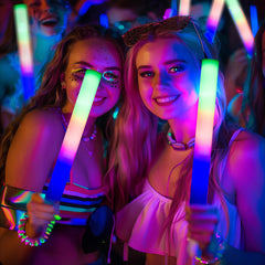 Pelreame glow sticks with three modes for fast, slow, and alternating color flashes.