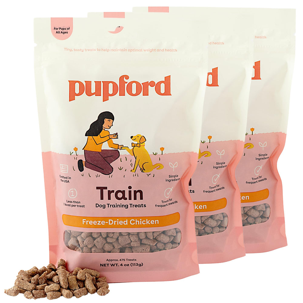 Pupford freeze-dried chicken training treats – perfect bite-size rewards for training sessions.