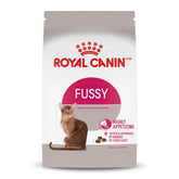 ROYAL CANIN Fussy kibble aromas entice picky eaters during mealtime.