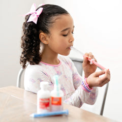 Ryan & Rose Cutie Dose cap-friendly design fits different bottle sizes without transfers