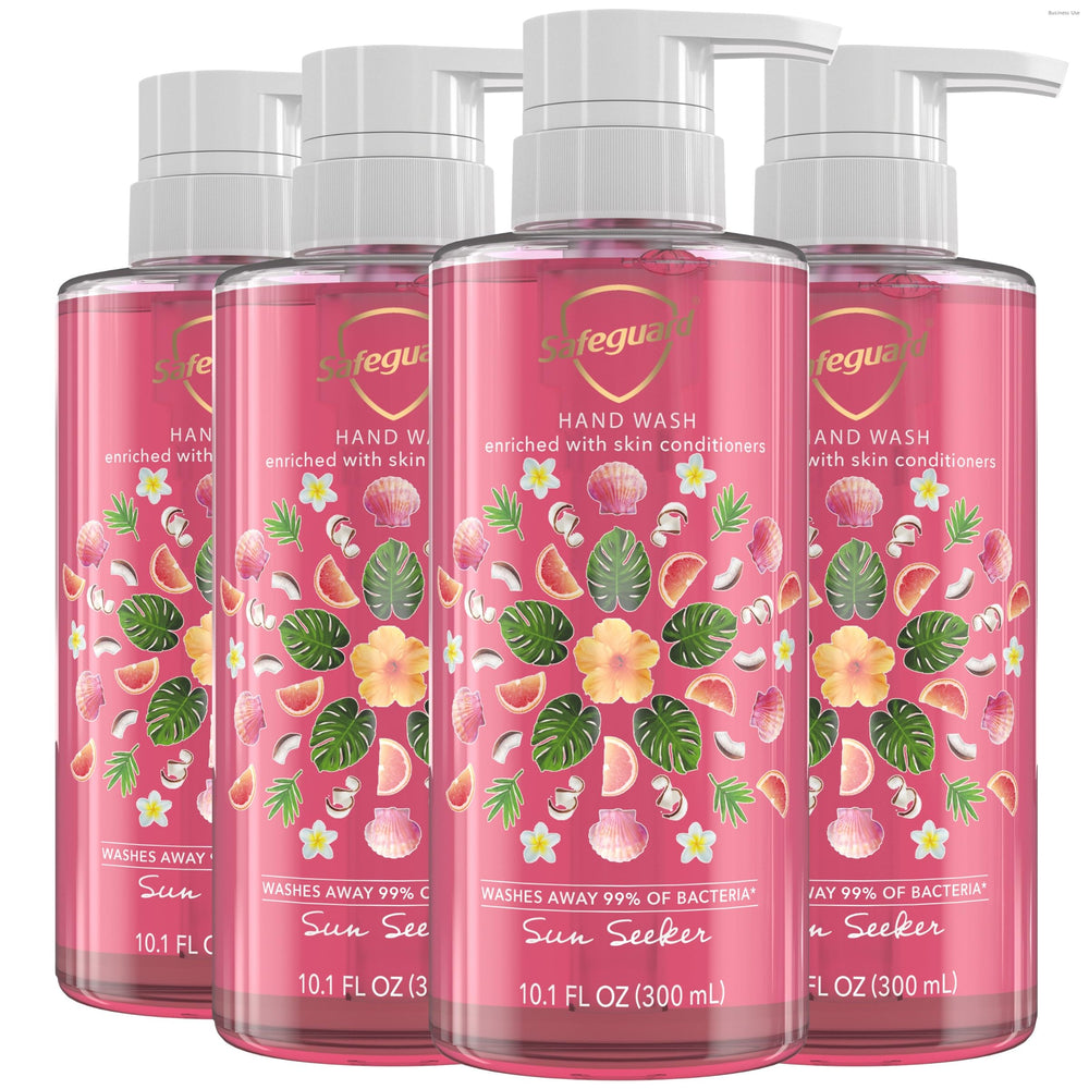 Safeguard Sun Seeker bottle pouring for quick hand cleansing.